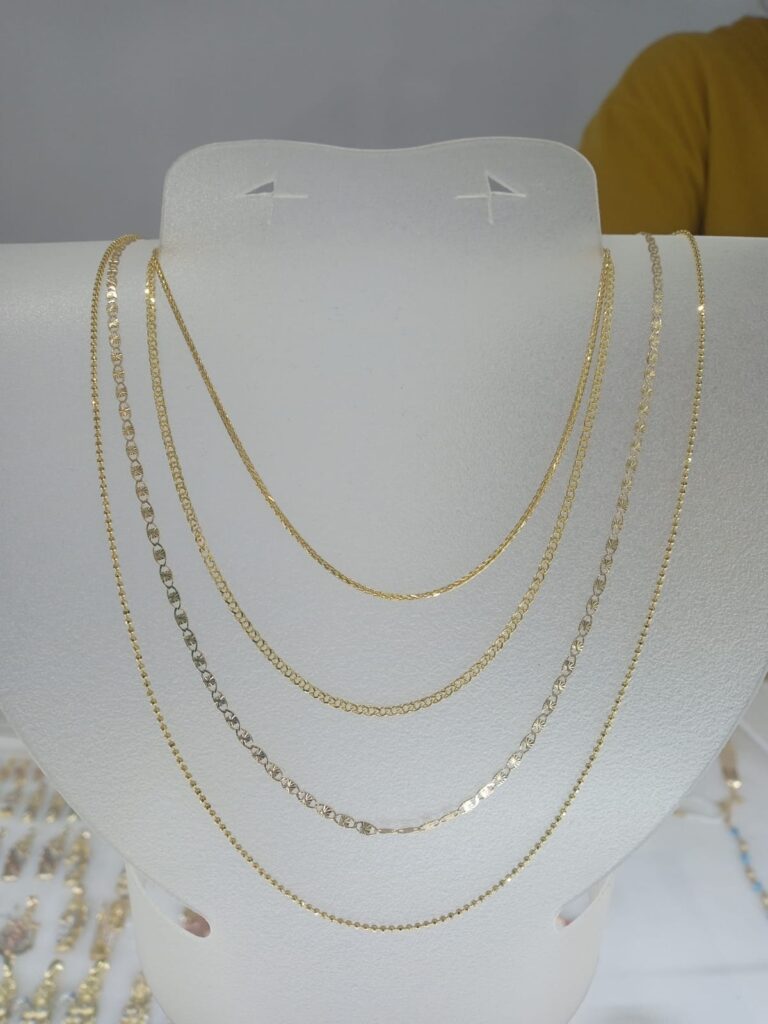 Set de cadenas de oro delgadas 10 kilates