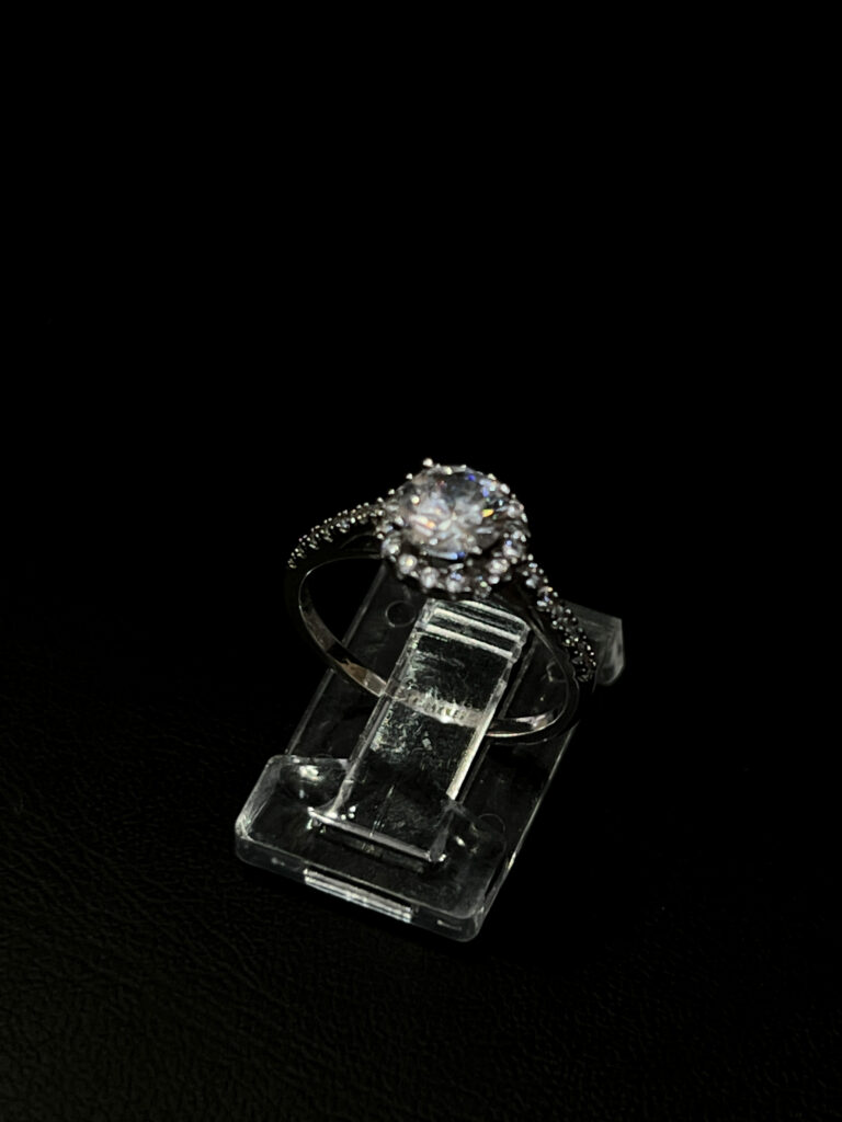 Anillo Halo de Oro Blanco