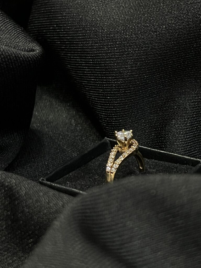 Anillo Entrelazado de Oro