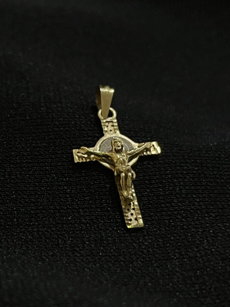 Crucifijo de Oro 10k