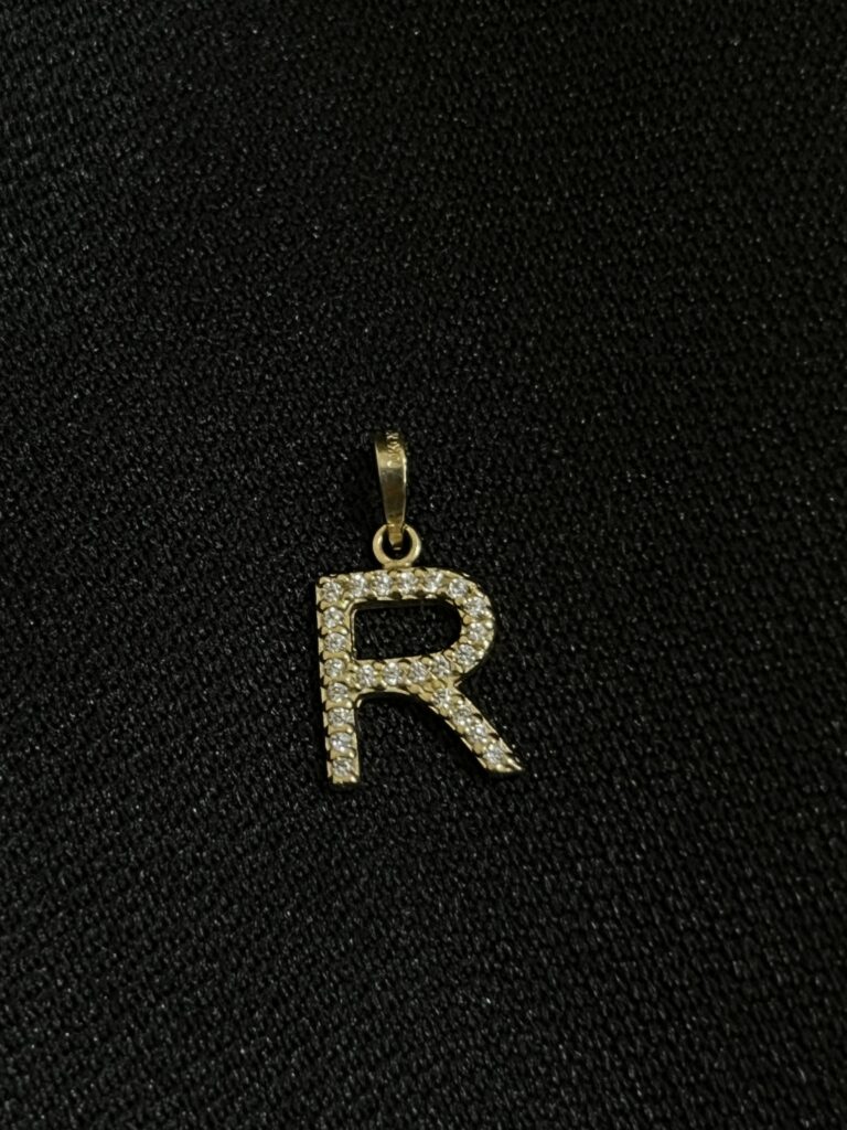 Dije la Letra "R" en Oro 10k