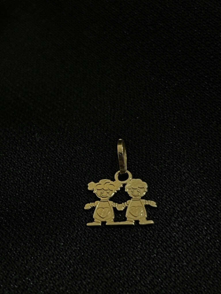 Dije de Niña y Niño en Oro 10k
