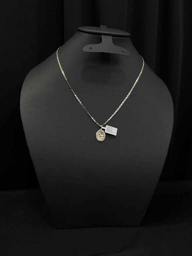 Cadena De oro 2.8 Gramos Amarilla Tipo Gucci con dije de oro 10 Kilates