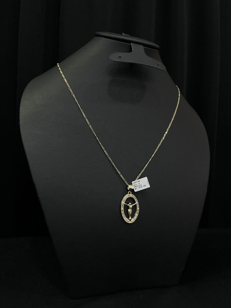 Cadena de oro estilo 3x1 con dije de cristo Crucificado De oro 3.9 Gramos 10 Kilates
