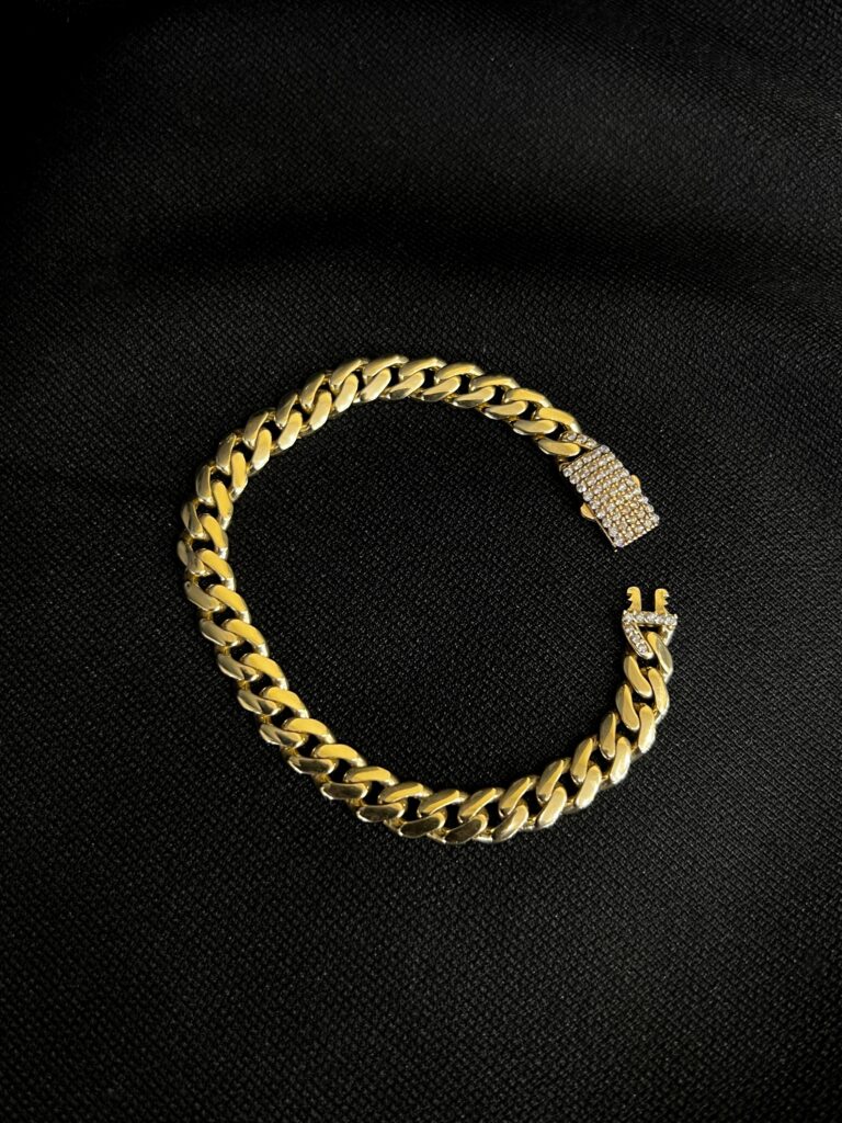 Pulso de oro italiano para mujer de 10k 6.5 grs y 16 cm de largo.