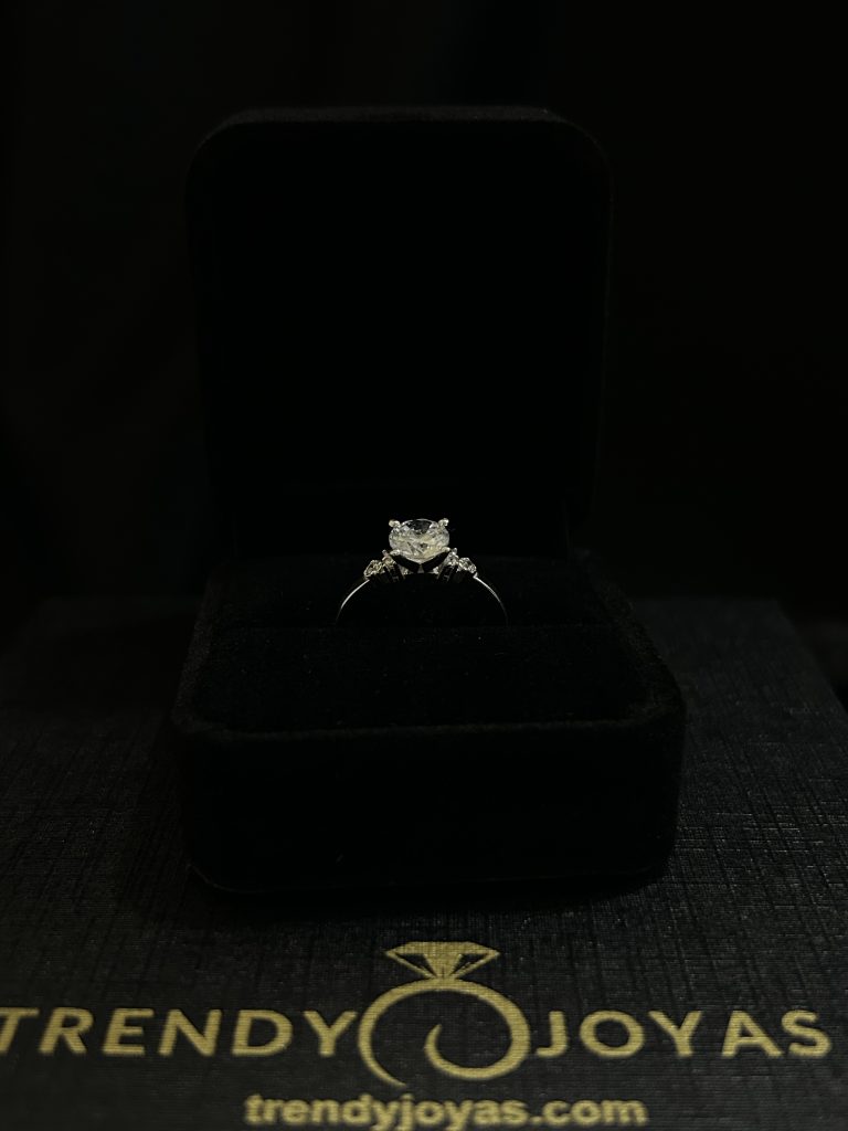 ANILLO DE COMPROMISO ORO BLANCO 10K