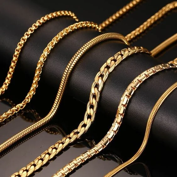 Cadenas de oro en Guadalajara para comparar diseño, grosor y acabado