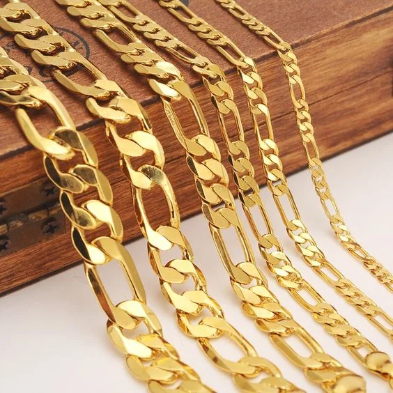 Variedad de cadenas de oro en Guadalajara